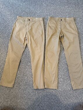 GAP Men's Set of Tan Chino Pants - Classic Straight Fit and Athletic Taper